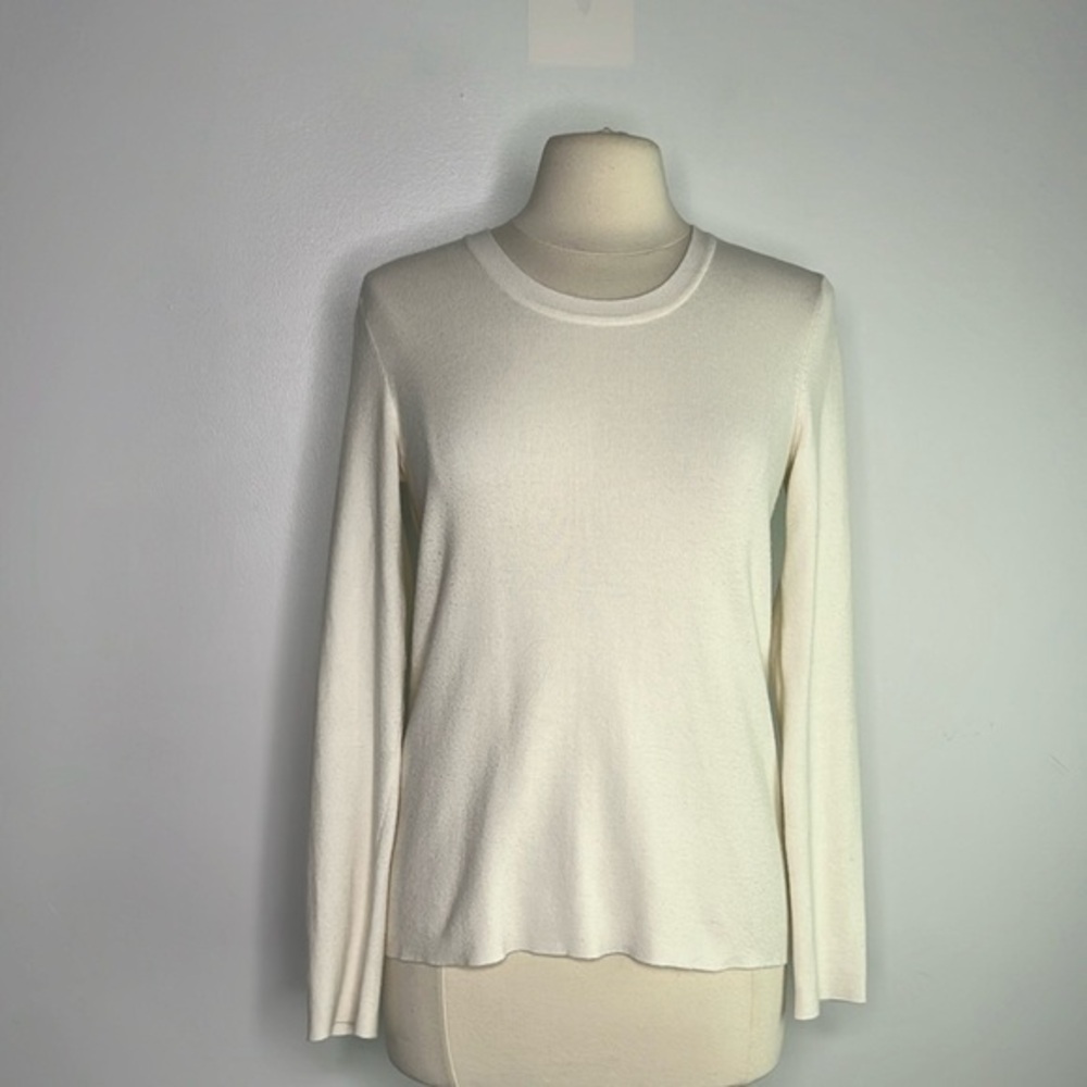 Chico’s cream rayon & nylon long sleeve sweater Chico’s size 0 = small = 4